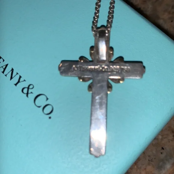 Beautiful TIFFANY & Co. 925 750 signature cross pendant necklace